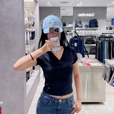 韓國 Calvin Klein Women's Woven Label Baby Rib V-Neck Tee【SC305】