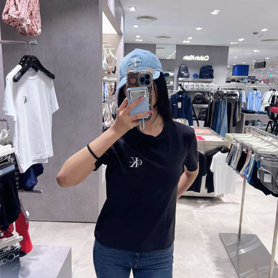 韓國 Calvin Klein Women's Regular Fit Small Monogram Logo Short Sleeve T-shirt【SC319】