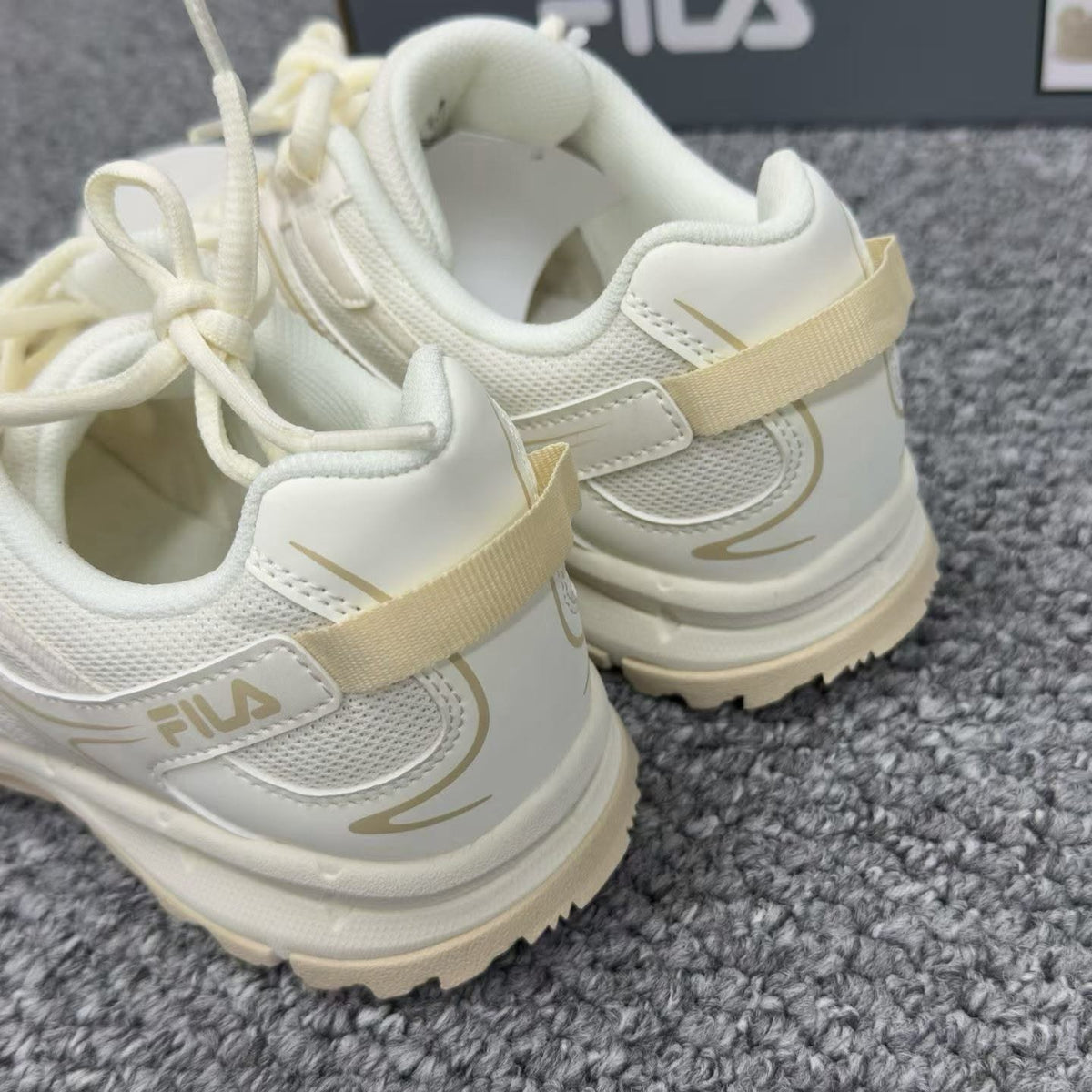 Fila 復古慢跑鞋【SM1973】