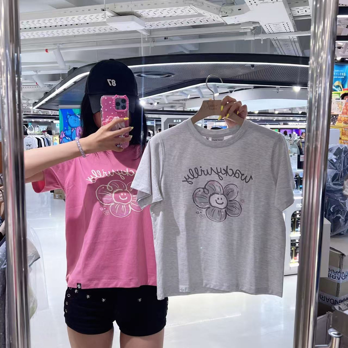 韓國 Wacky Willy Women's Big Lily Graphic Short Sleeve T-shirt【WW171】