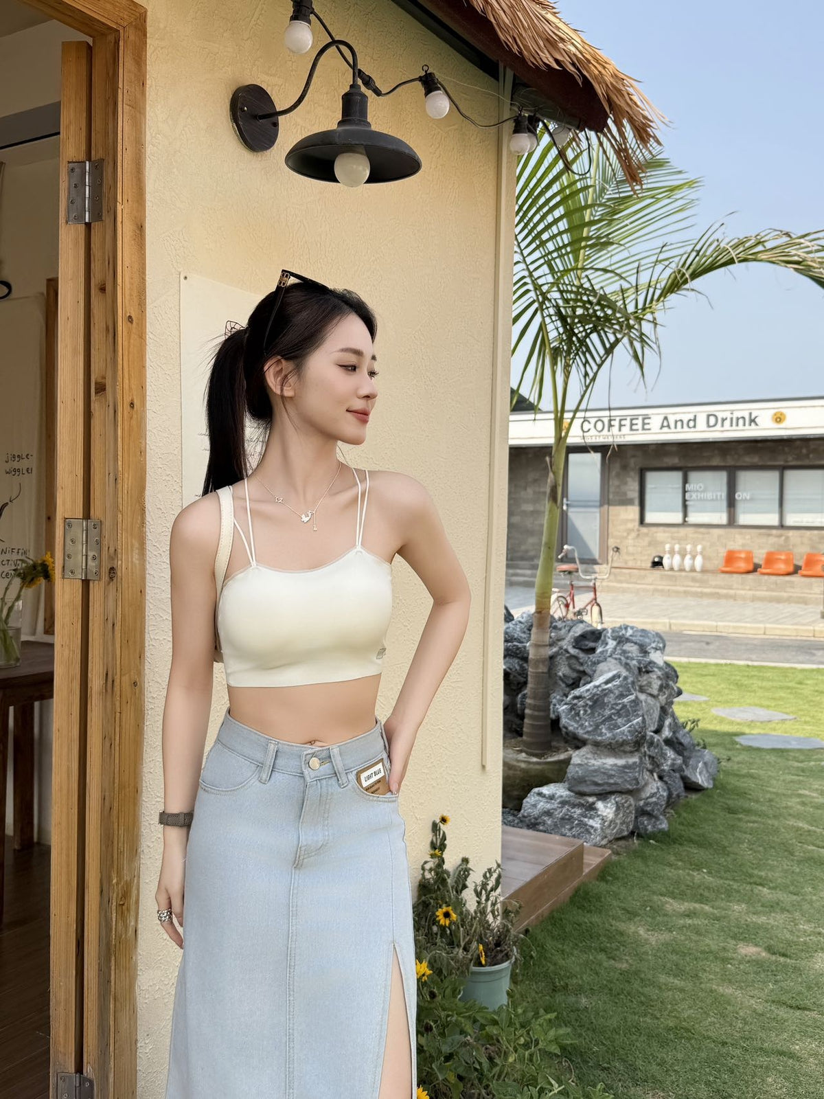 03_model_front_cream