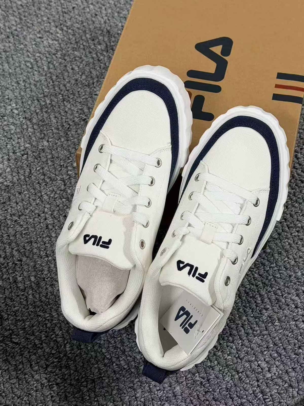 韓國 Fila 增高帆布鞋【SM2402】