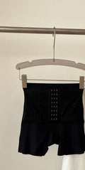 05_black_hanger
