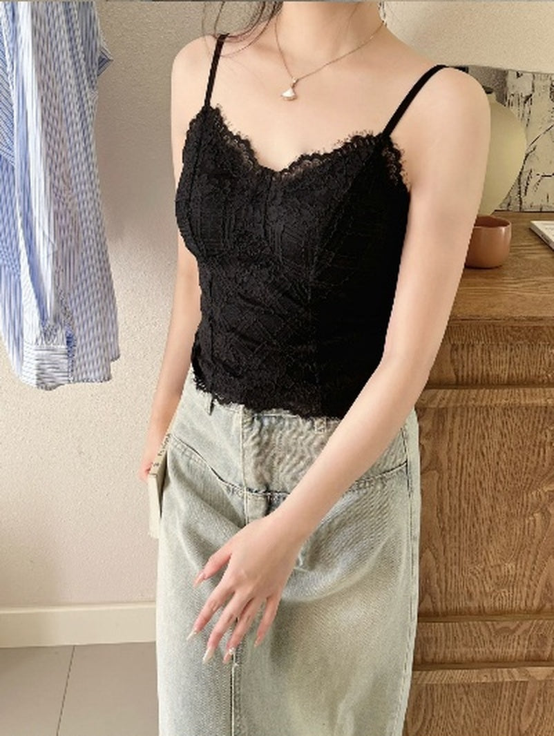 05_black_model_front