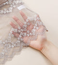 08_lace_detail