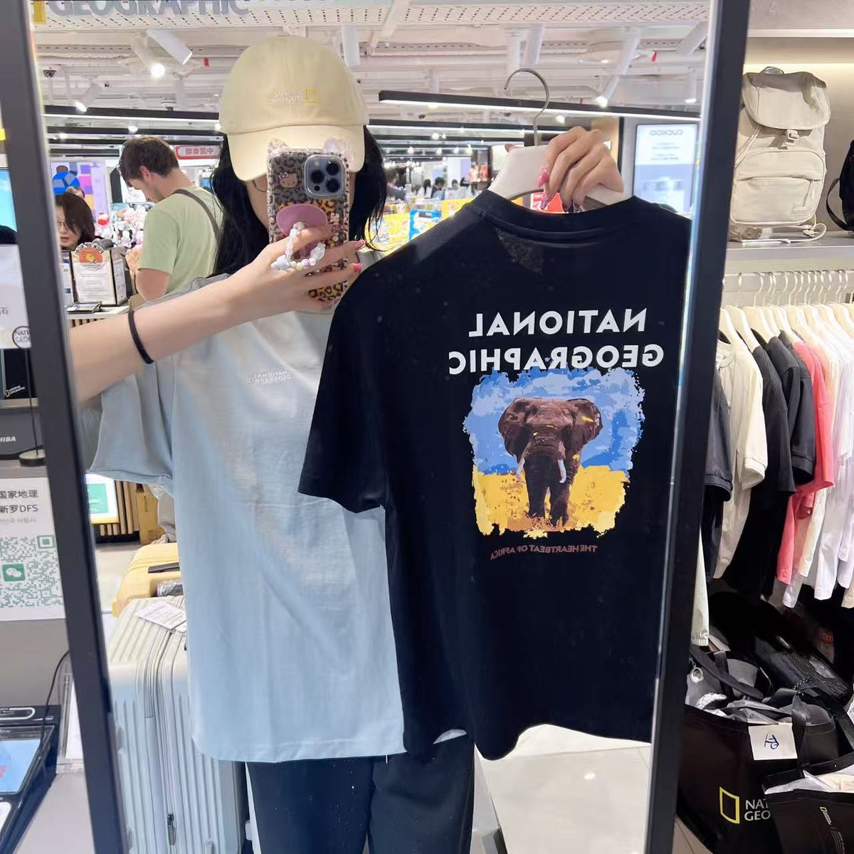 韓國 National Geographic Ratel Regen Animal Big Graphic Semi-Overfit Short Sleeve T-shirt【NG855】