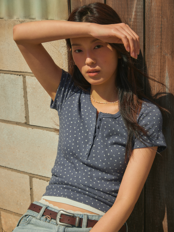 韓國 WhoAU Eyelet Henry Neck T-shirt【WA354】