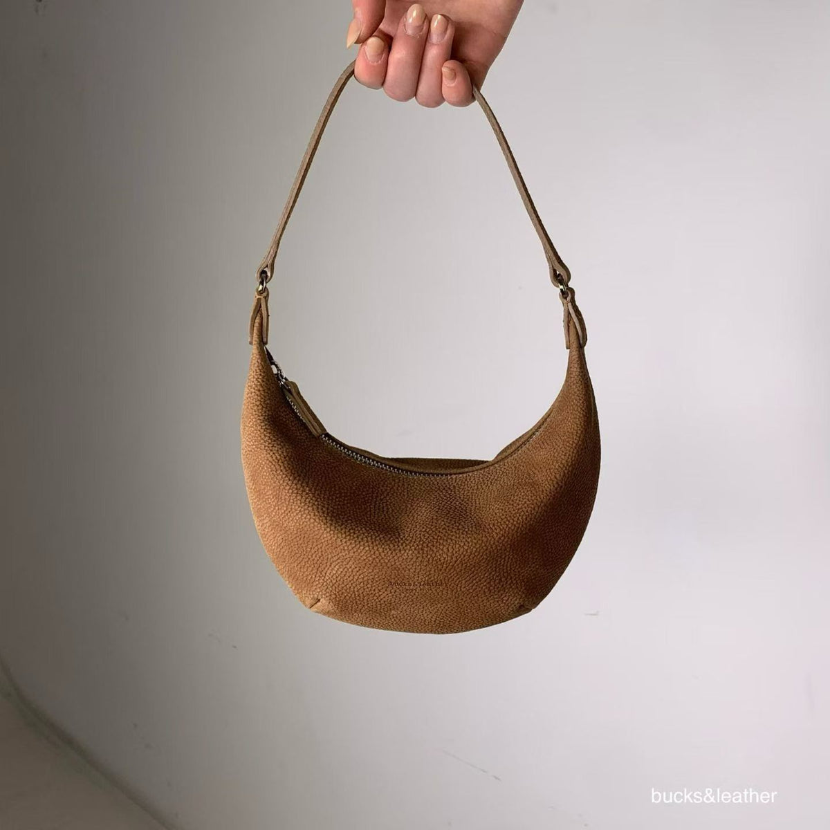 韓國 Bucks & Leather 26SS 可愛迷你月牙包【SM2294】