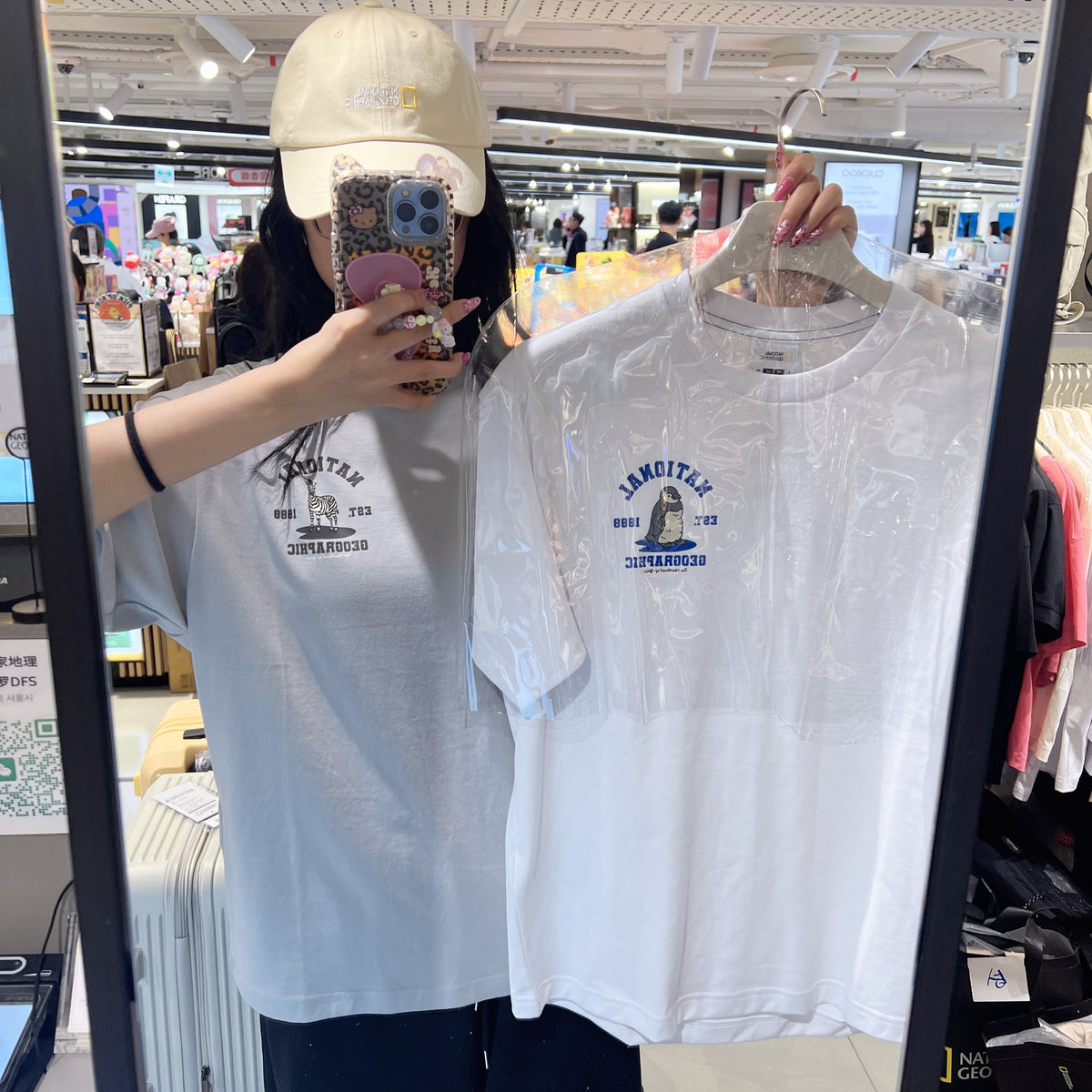 韓國 National Geographic Ratel Regen Animal Small Graphic Semi-Overfit Short Sleeve T-shirt【NG857】