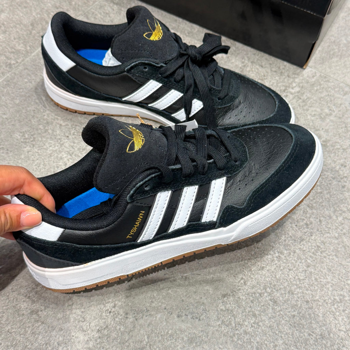 韓國 Adidas 鞋【SM2537】