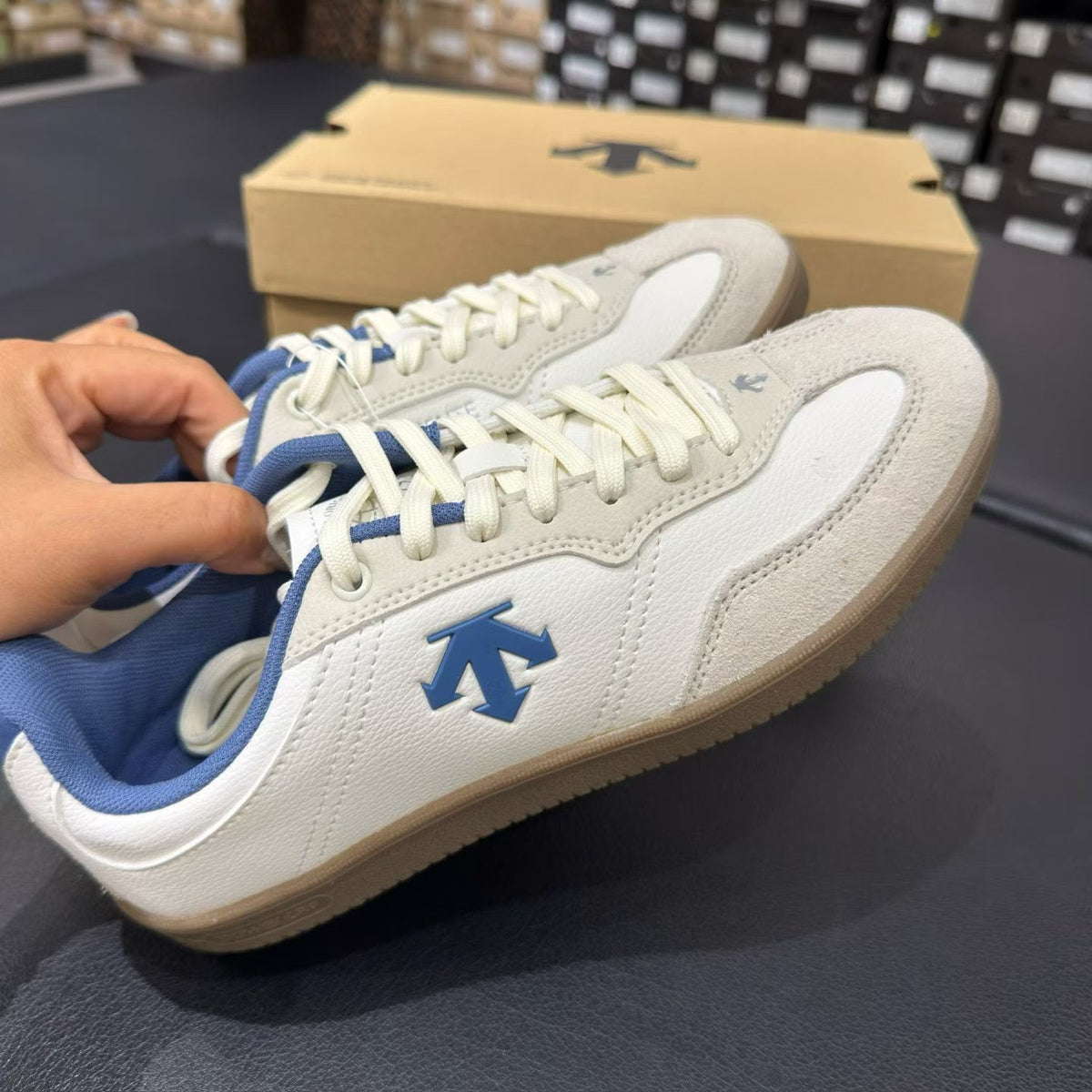 韓國 Descente 焦糖底休閒鞋【SM2375】