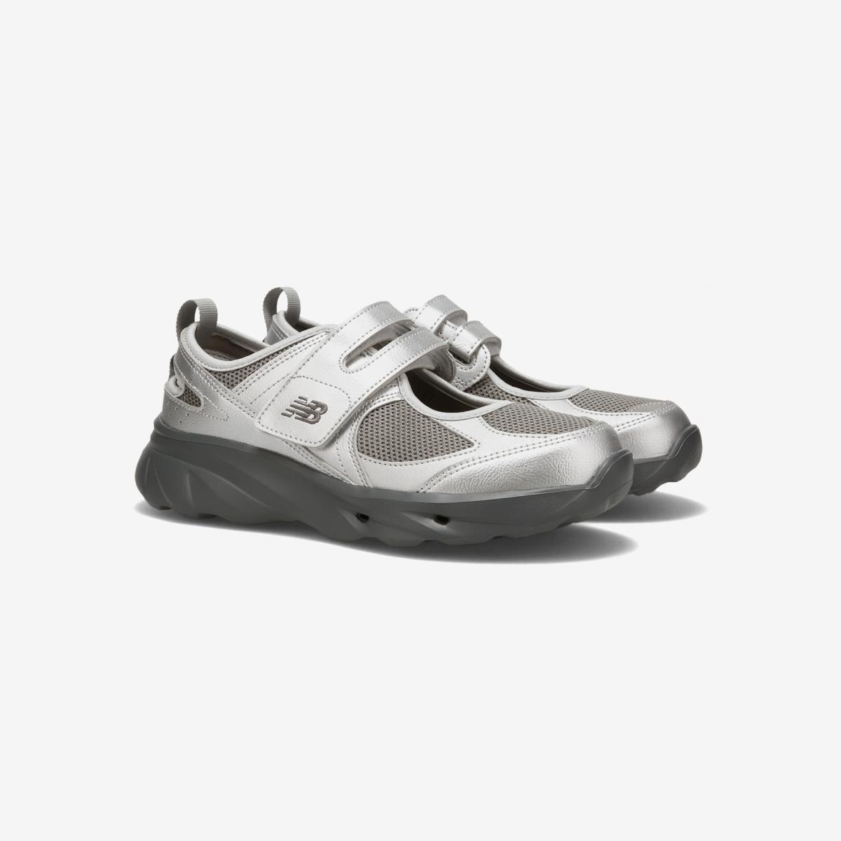 韓國 New Balance BREEZE 銀色波鞋 26 S/S【SM2341】