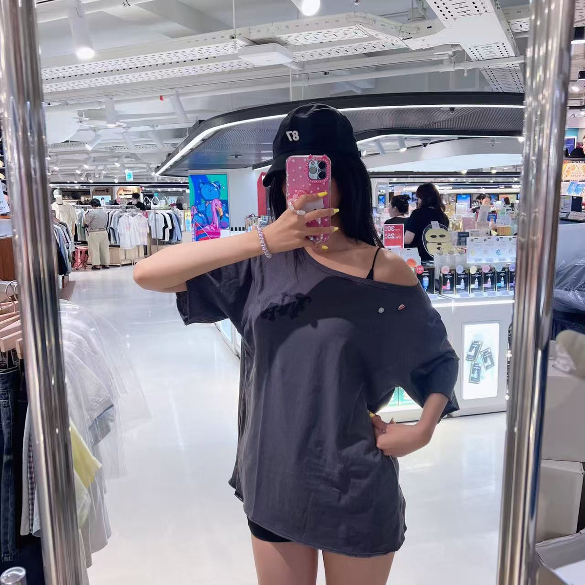 韓國 Wacky Willy Women's Graphic Button Off-Shoulder Short Sleeve T-Shirt【WW282】