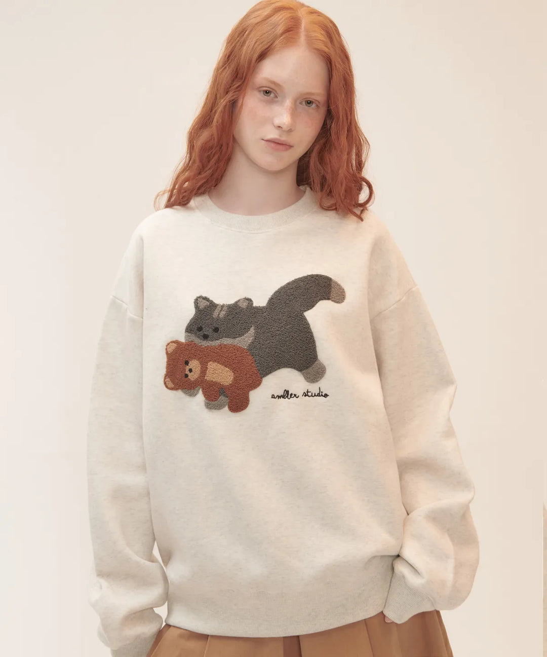 韓國 Ambler Cat Biting Little Bear Sweatshirt【AR036】
