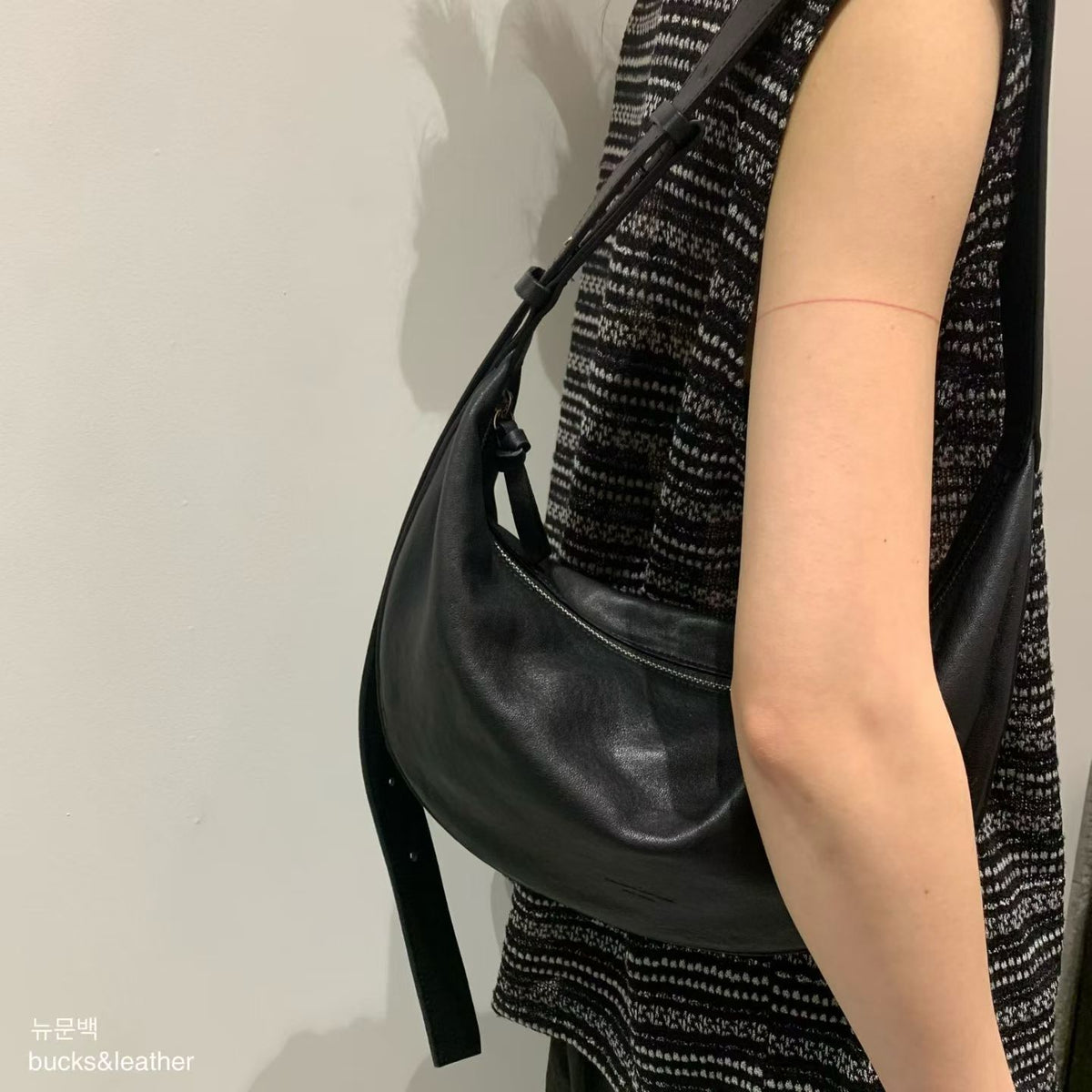 韓國 Bucks & Leather 新款 月牙斜挎包【SM2304】