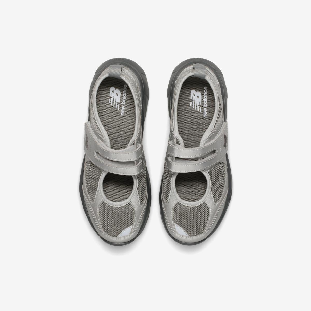 韓國 New Balance BREEZE 銀色波鞋 26 S/S【SM2341】