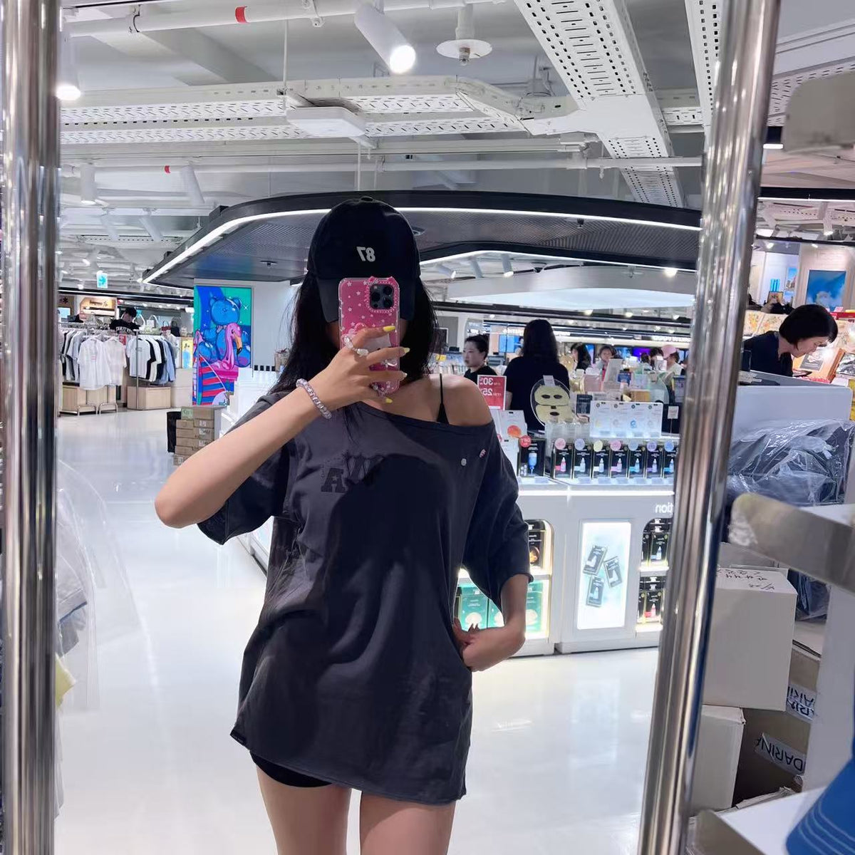 韓國 Wacky Willy Women's Graphic Button Off-Shoulder Short Sleeve T-Shirt【WW282】
