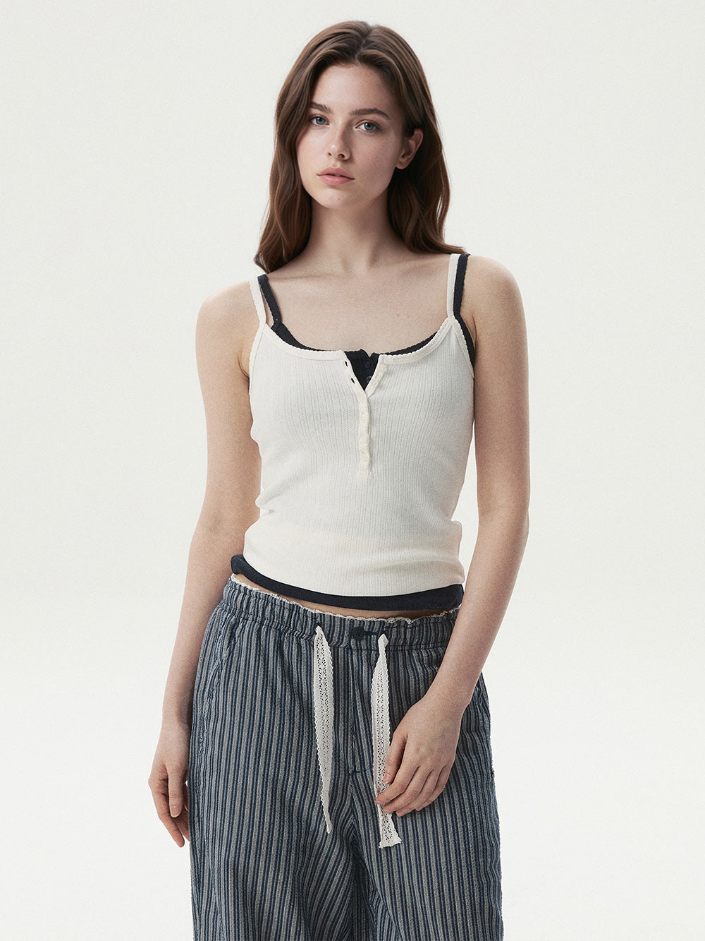 韓國 WhoAU Eyelet Henry Neck Sleeveless【WA353】