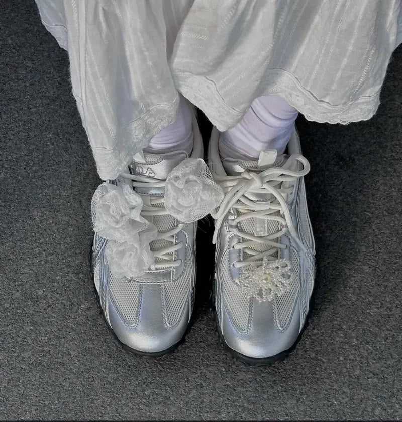 韓國 Fila Echappe Silvermoon 銀色芭蕾機車運動鞋【SM2160】