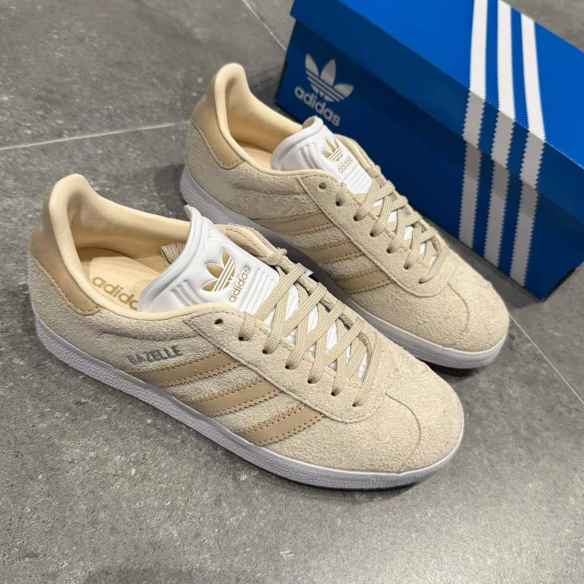 韓國 Adidas 翻毛皮鞋【SM2028】