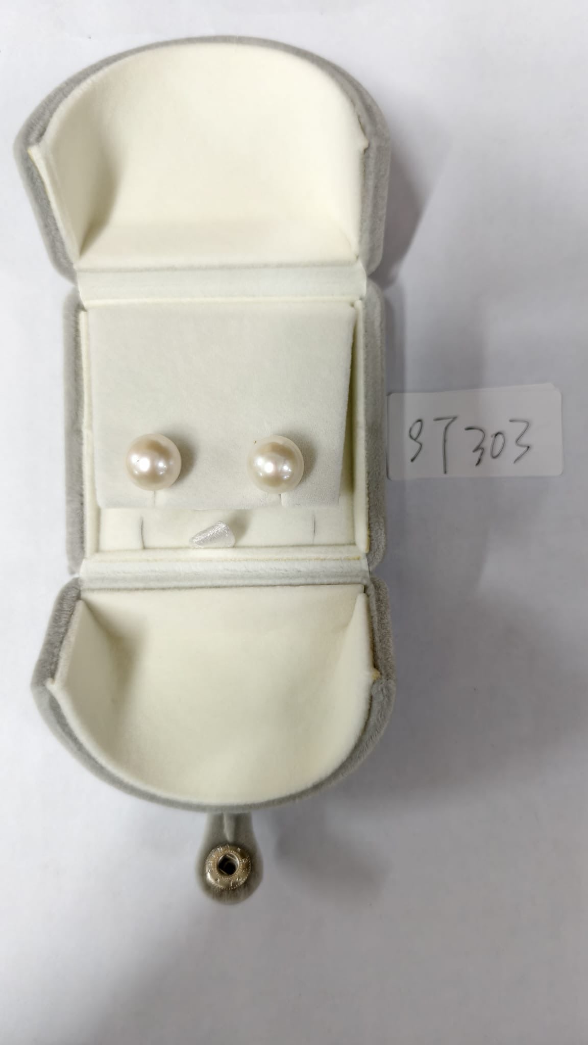 【現貨】18K金淡水白色小燈泡耳釘11-12mm【ST303】