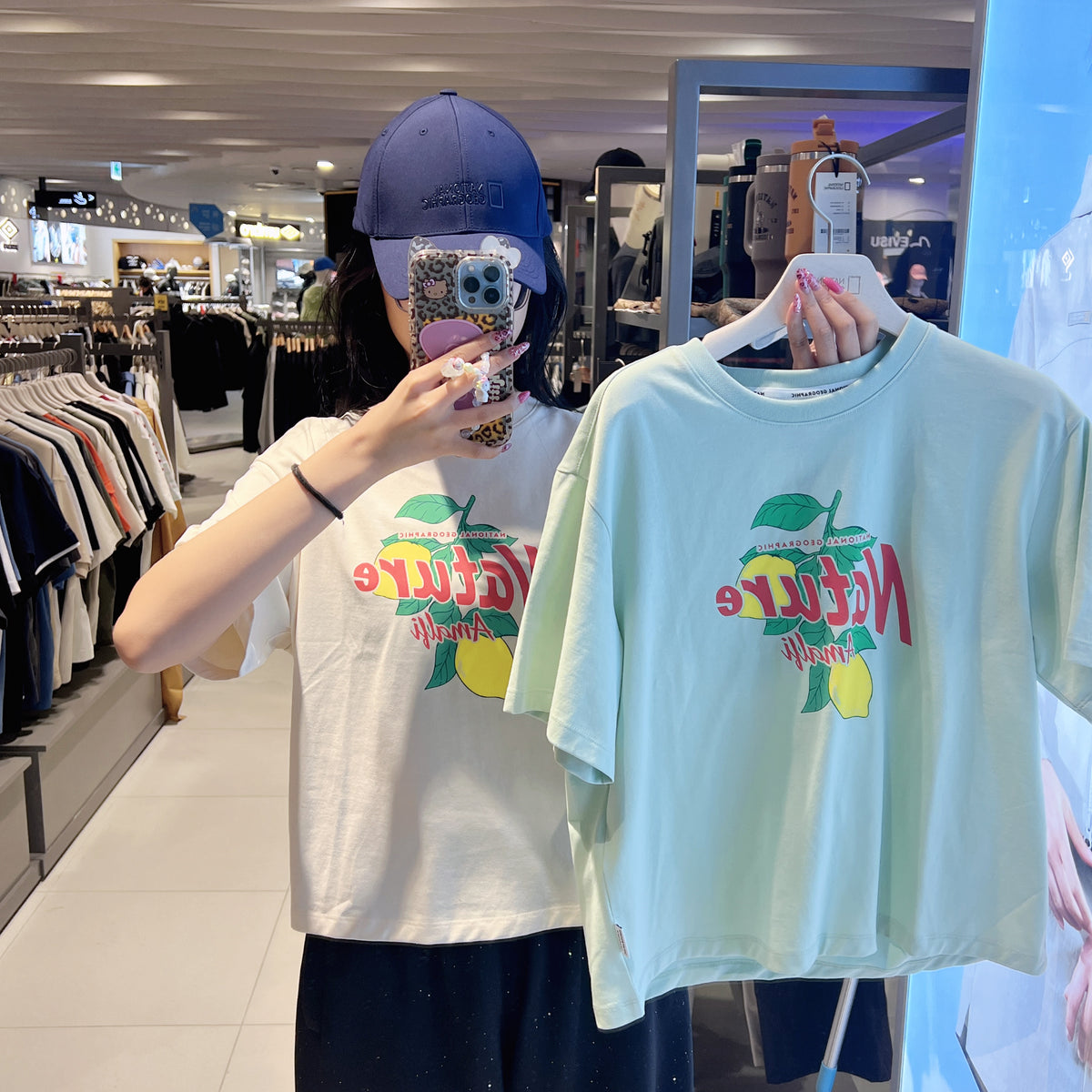 韓國 National Geographic Women's Regen Askin Semi-Crop Graphic Short Sleeve T-shirt【NG981】