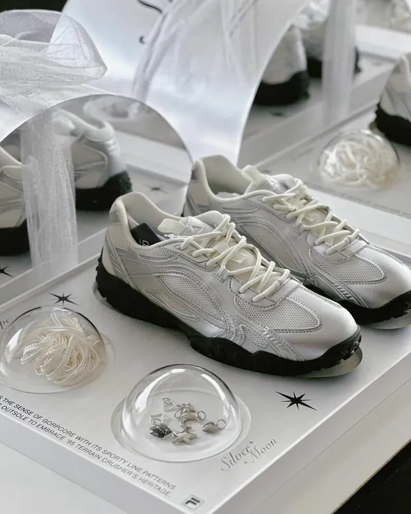 韓國 Fila Echappe Silvermoon 銀色芭蕾機車運動鞋【SM2160】