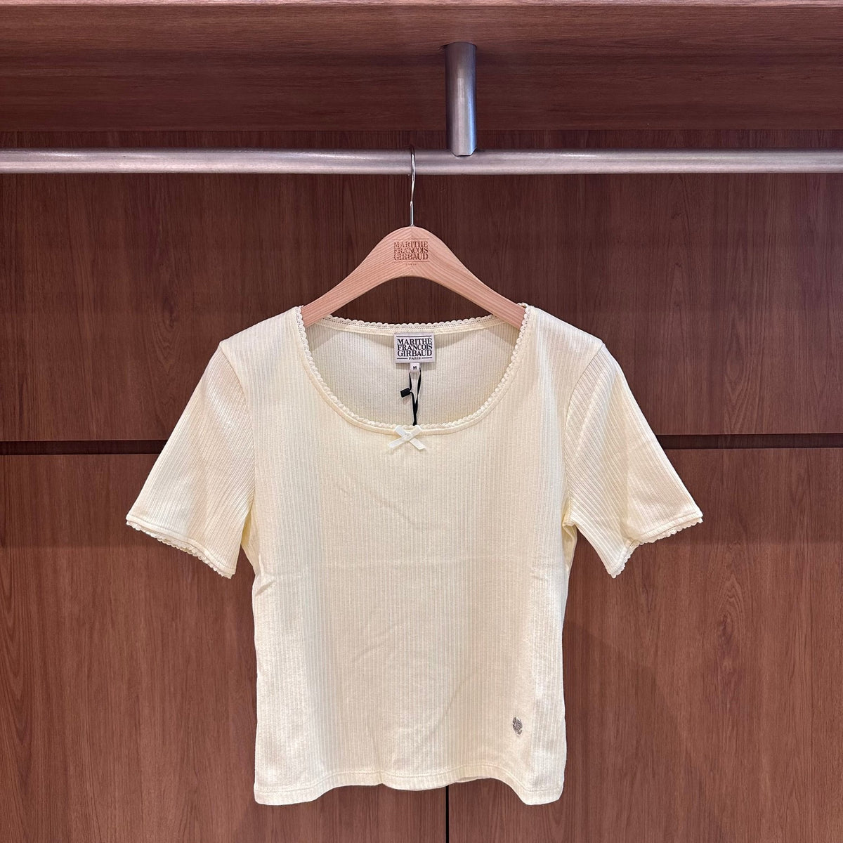 韓國 Marithe Francois Girbaud W Square Neck Lace Detail Tee【MD294】