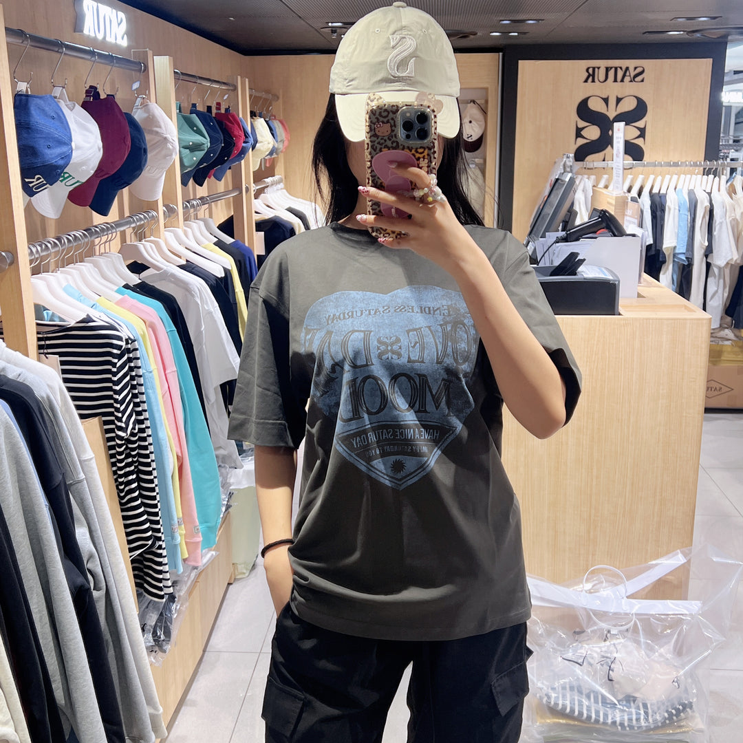 韓國 Satur Saturday Retro Mood Graphic Short Sleeve T-shirt【SR369】