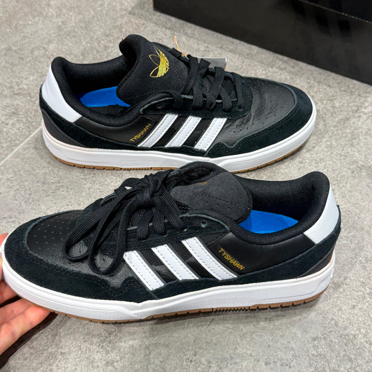 韓國 Adidas 鞋【SM2537】
