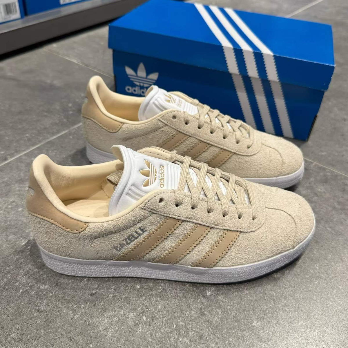 韓國 Adidas 翻毛皮鞋【SM2028】