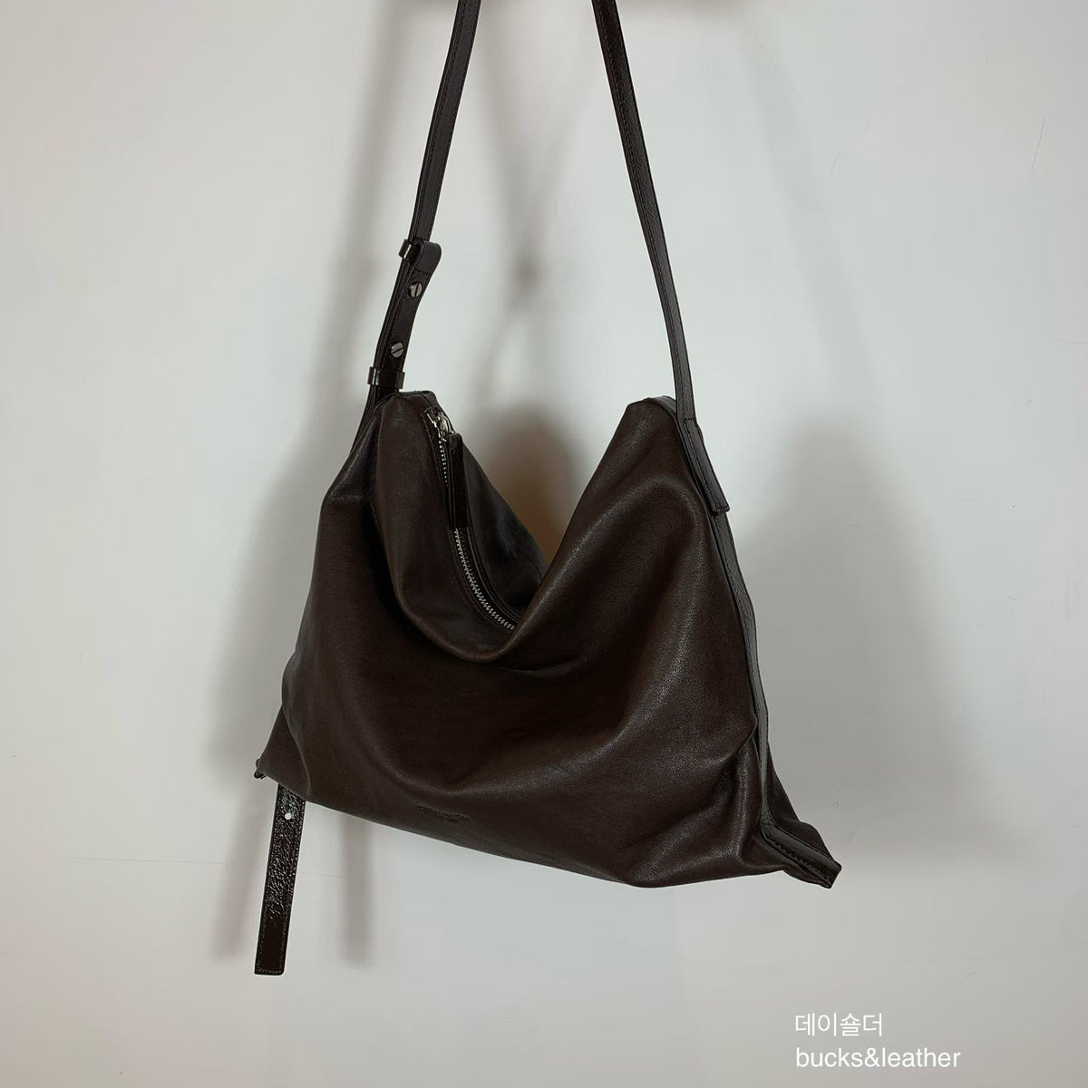 韓國 Bucks & Leather 最新款慵懶風單肩斜挎包 (大號)【SM2308】