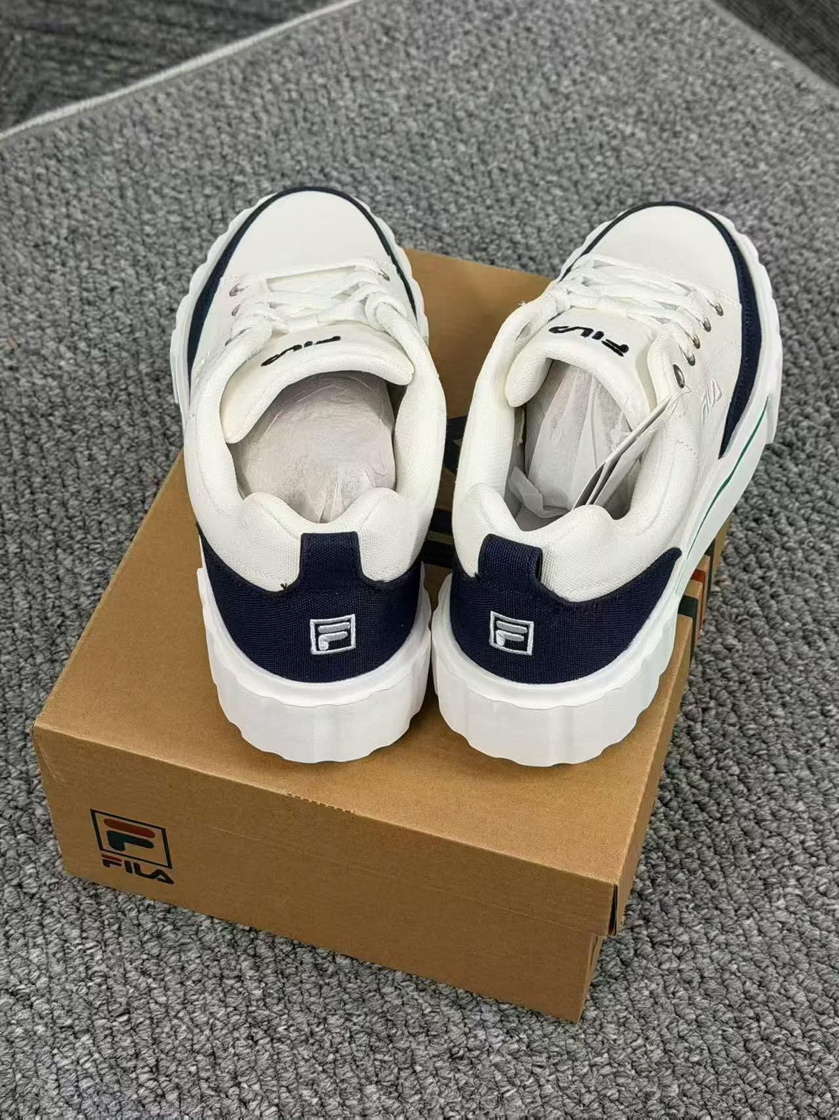 韓國 Fila 增高帆布鞋【SM2402】