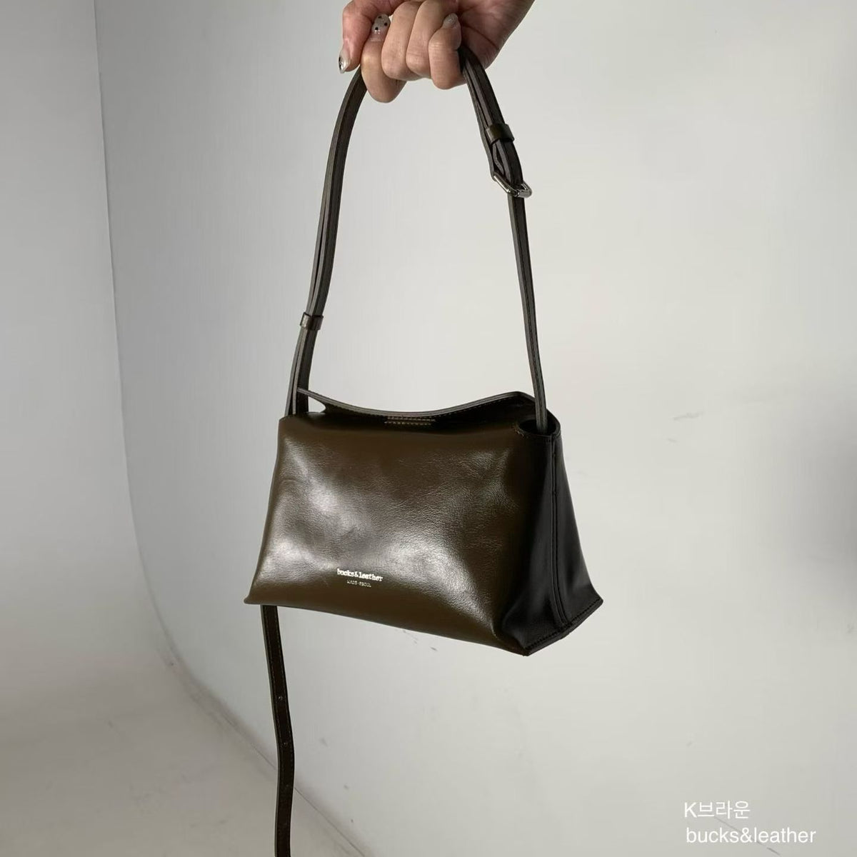 韓國 Bucks & Leather 26SS 人氣款磁吸枕頭包迷你【SM2312】