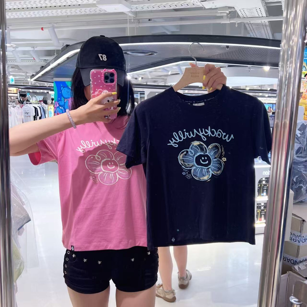 韓國 Wacky Willy Women's Big Lily Graphic Short Sleeve T-shirt【WW171】