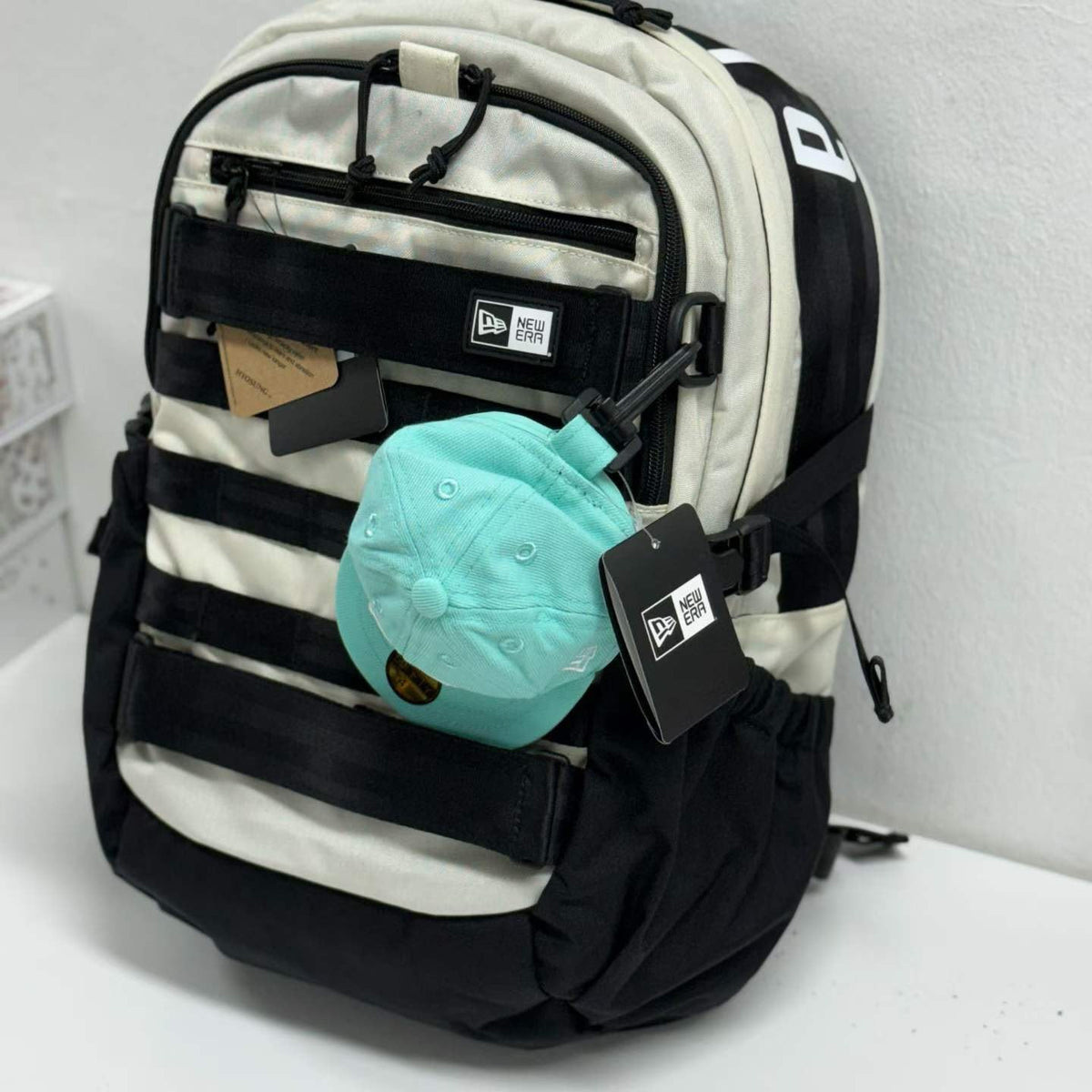 韓國 New Era 18L 書包套裝（背包 + 輔助袋 + 帽型零錢包）【SM2424】