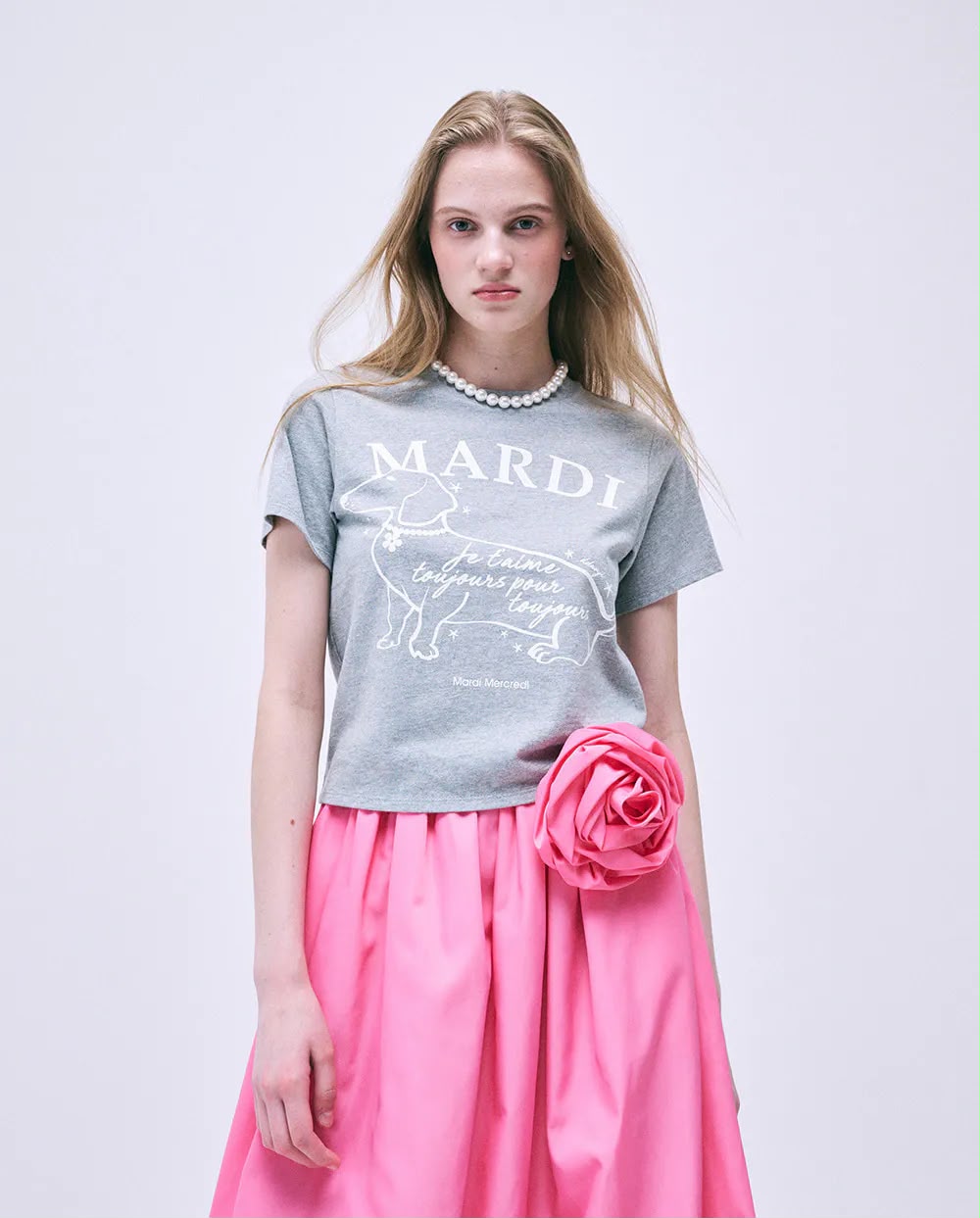 韓國 Mardi Mercredi 臘腸狗花頸鏈印花短袖 TEE【SM2425】