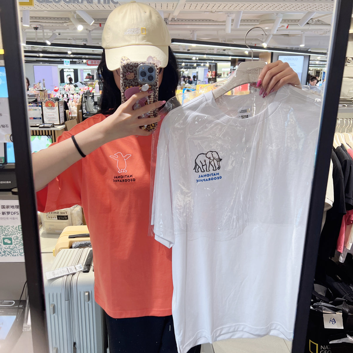 韓國 National Geographic Unisex Ratel Regen Animal Silhouette Graphic Semi-Overfit Short Sleeve T-shirt【NG863】