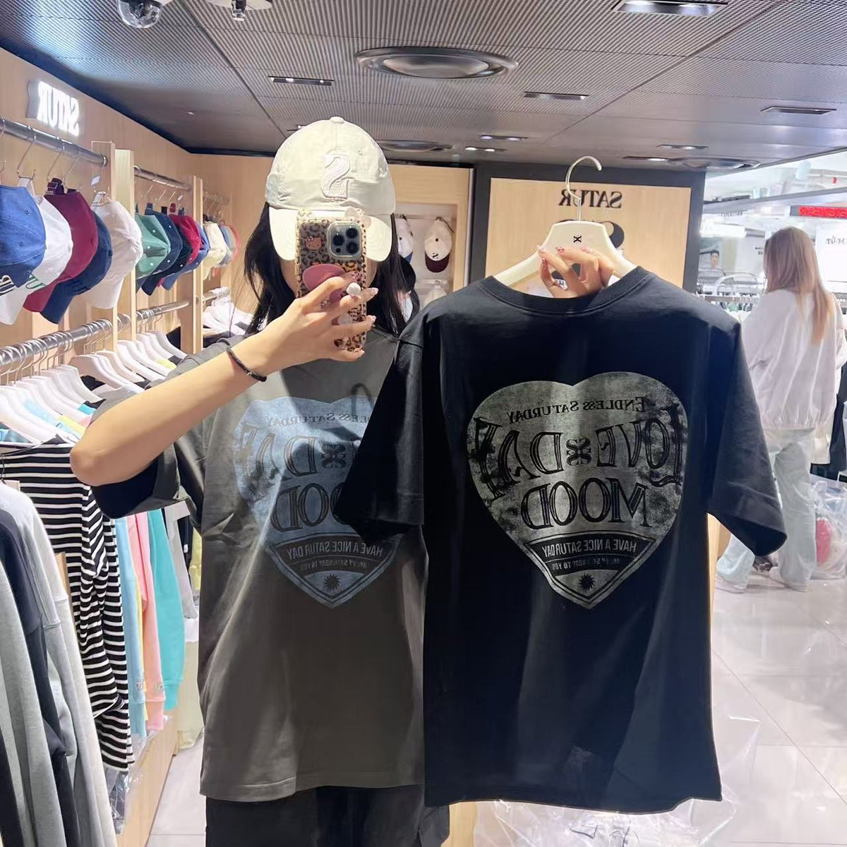 韓國 Satur Saturday Retro Mood Graphic Short Sleeve T-shirt【SR369】