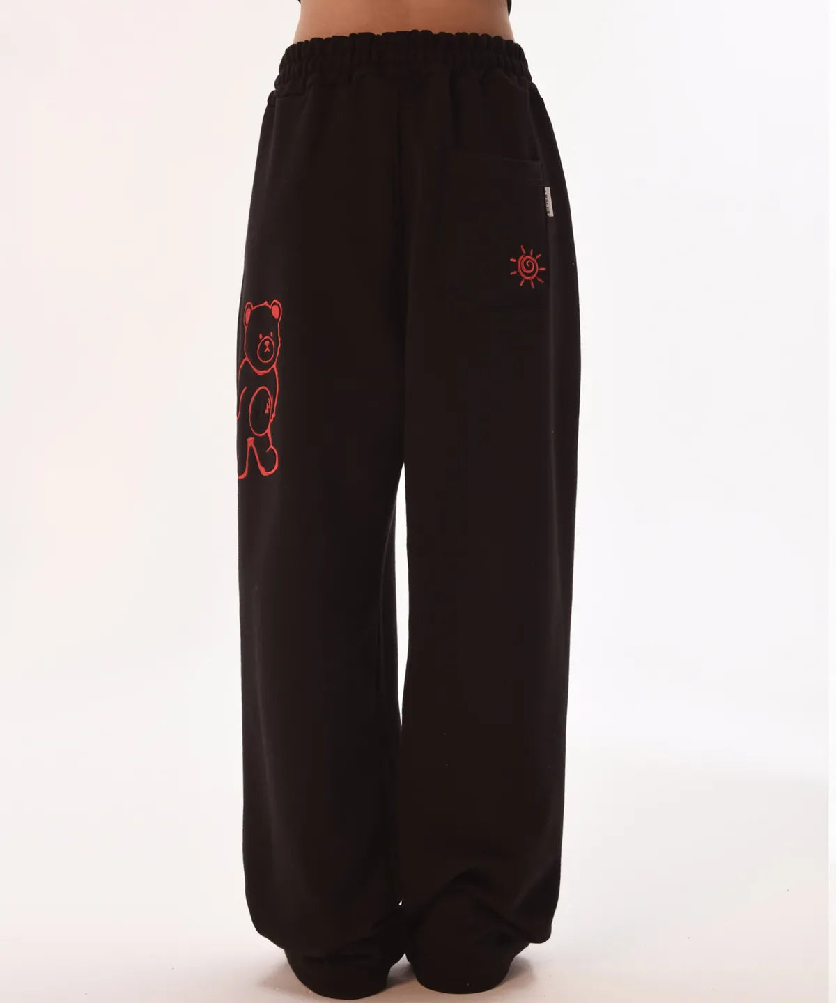 韓國 Ambler The Sun Embroidered Pintuck 2-Way Wide Training Sweatpants【AR122】
