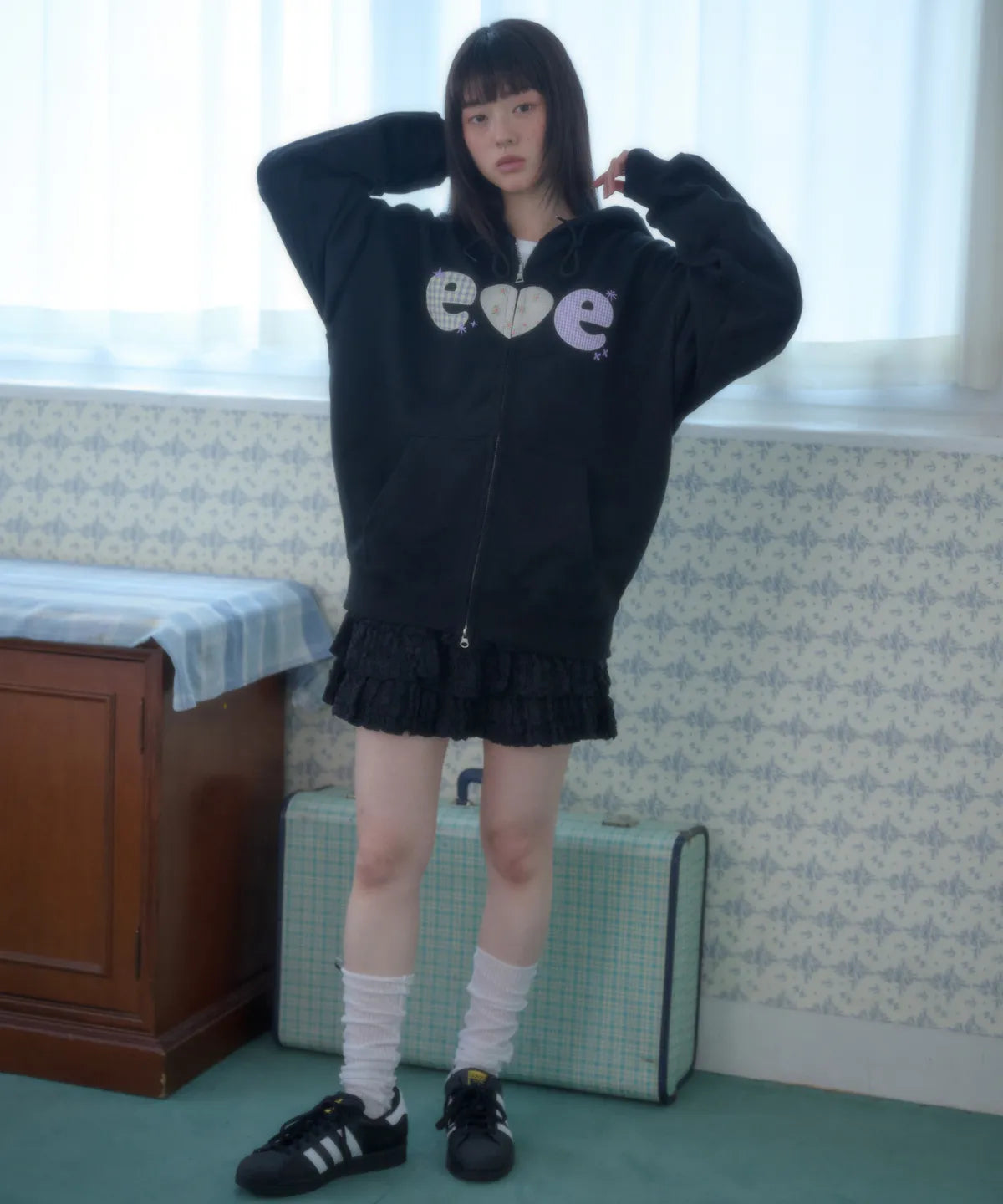 韓國 Ambler Check Flower Embroidered Zip-Up Hooded Jacket【AR173】