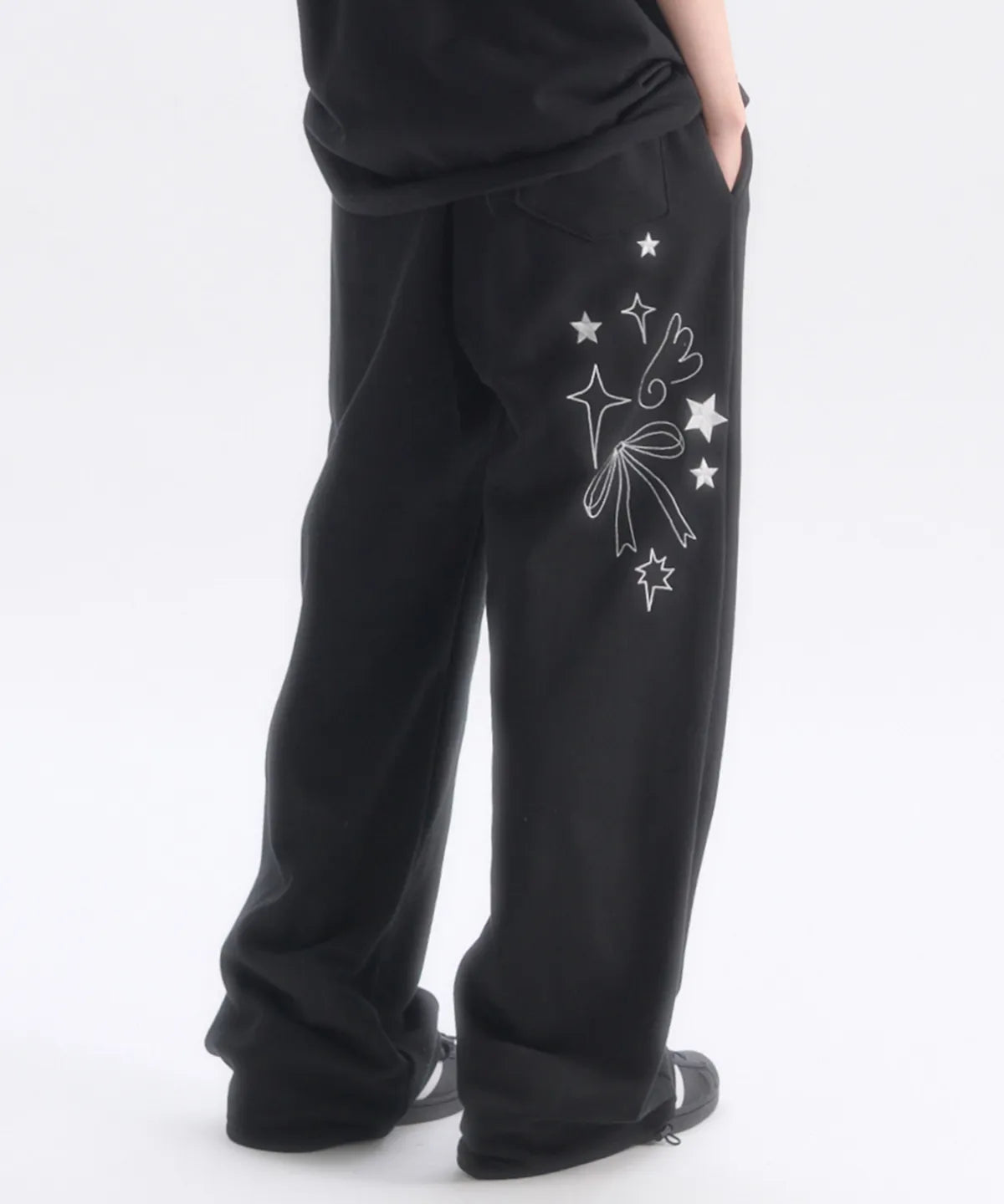 韓國 Ambler Angel And Ribbon Embroidered Pintuck 2-Way Wide Training Sweatpants【AR191】