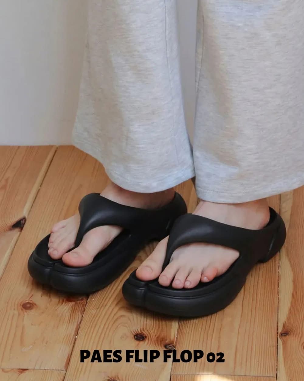 PAES flip flop black worn